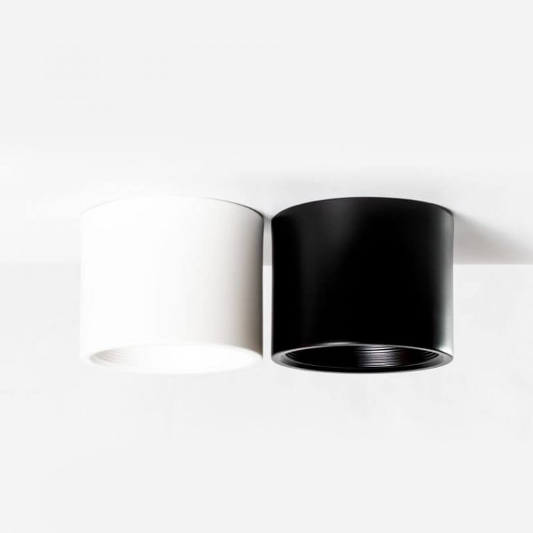 גוף תאורה חיצוני צמוד תקרה מוגן מים צילינדר נמוך שחור ולבן מתאים לתאורת חוץ